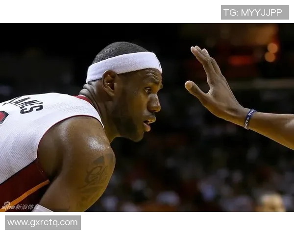 蓝狐擒下森林狼，继续领跑赛区